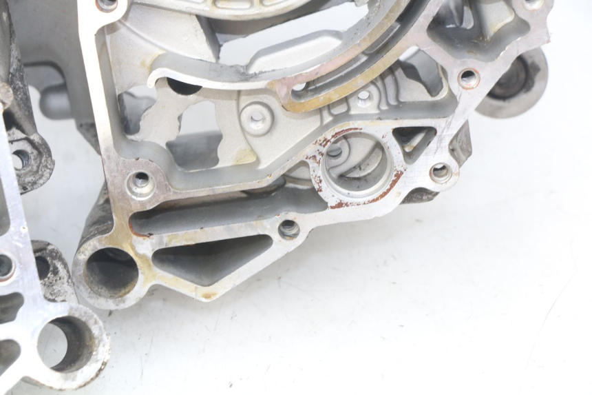 photo de CARTER INFERIOR DO MOTOR PIAGGIO ZIP 4T 50 (2018 - 2020) - Zoom de qualidade