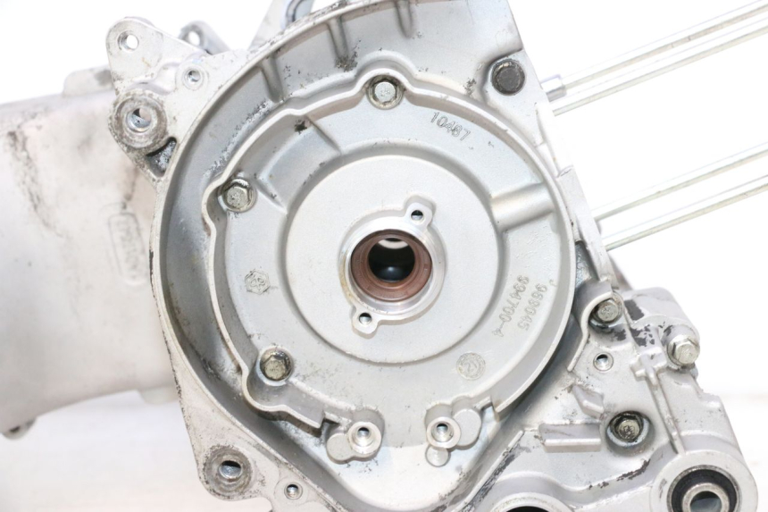 photo de CARCAÇA INFERIOR DO MOTOR PIAGGIO ZIP IGET 4T 50 (2021 - 2023) - Inspeção visual