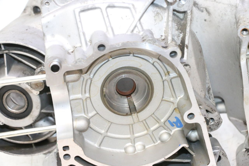 photo de CARCAÇA INFERIOR DO MOTOR PIAGGIO ZIP IGET 4T 50 (2021 - 2023) - Detalhe da peça