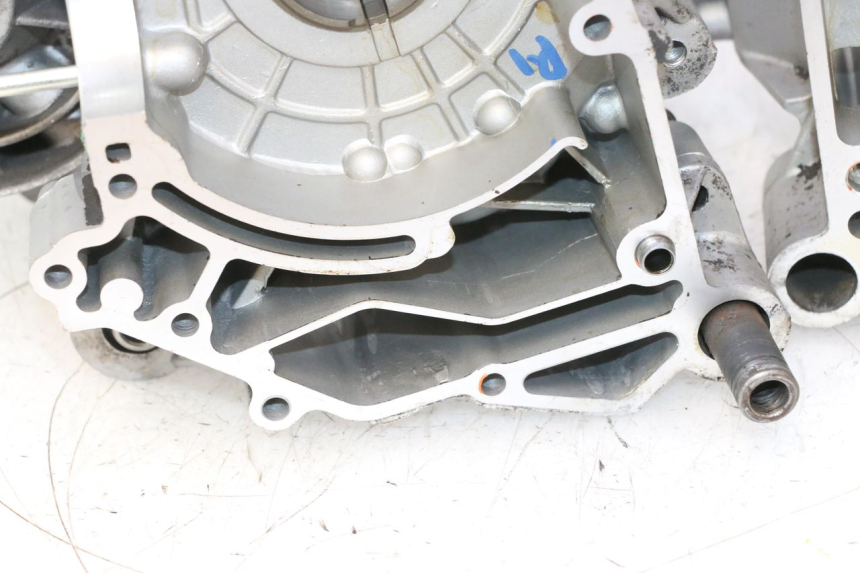 photo de CARCAÇA INFERIOR DO MOTOR PIAGGIO ZIP IGET 4T 50 (2021 - 2023) - Zoom do estado de desgaste