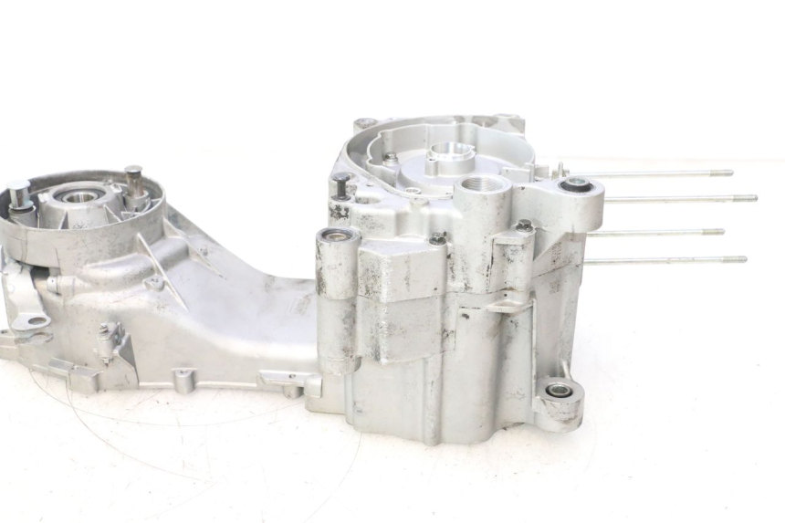 photo de CARCAÇA INFERIOR DO MOTOR PIAGGIO ZIP IGET 4T 50 (2021 - 2023) - Pontos de fixação