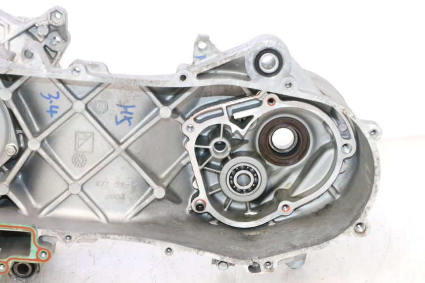 photo de CARCAÇA INFERIOR DO MOTOR PIAGGIO ZIP IGET 4T 50 (2021 - 2023) - Marcações e referências