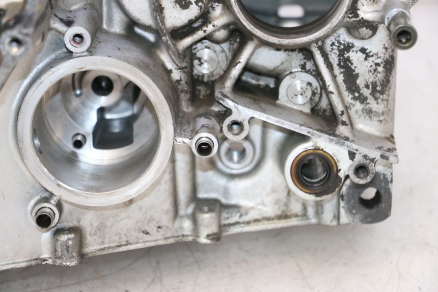 photo de CARCAÇA INFERIOR DO MOTOR KAWASAKI ZX-6R ZX6R 600 (2000 - 2002) - Detalhes característicos