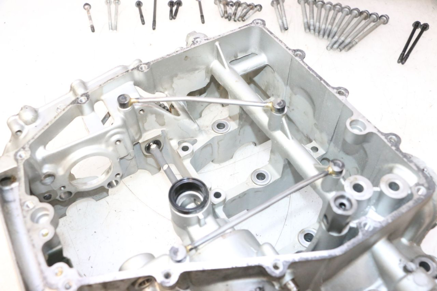 photo de CARCAÇA INFERIOR DO MOTOR KAWASAKI ZX-6R ZX6R 600 (2000 - 2002) - Imagem adicional