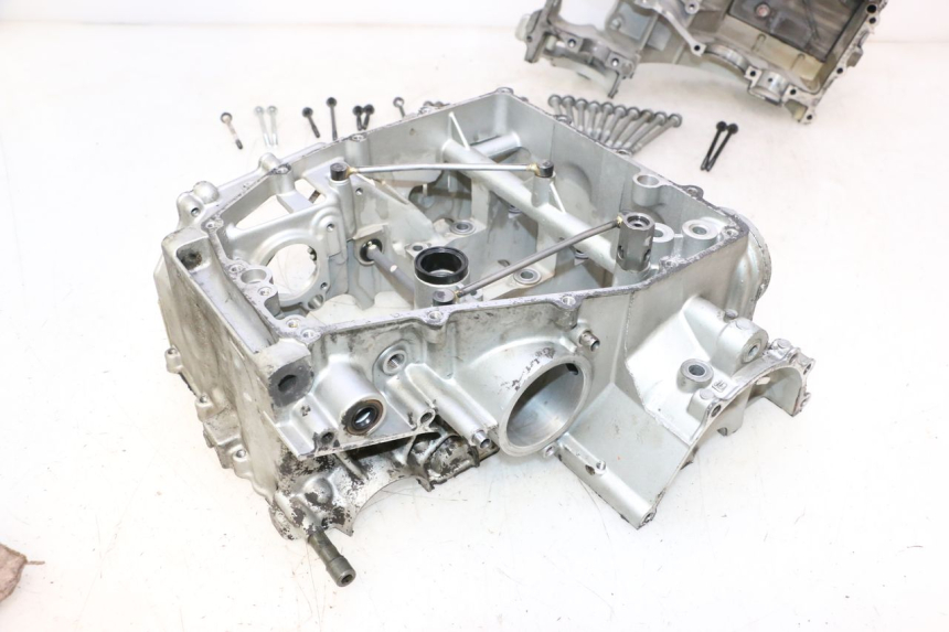 photo de CARCAÇA INFERIOR DO MOTOR KAWASAKI ZX-6R ZX6R 600 (2000 - 2002) - Inspeção visual