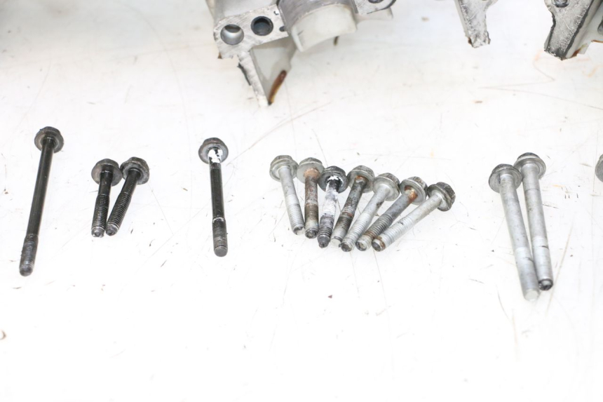 photo de CARCAÇA INFERIOR DO MOTOR KAWASAKI ZX-6R ZX6R 600 (2000 - 2002) - Outro ângulo de visão