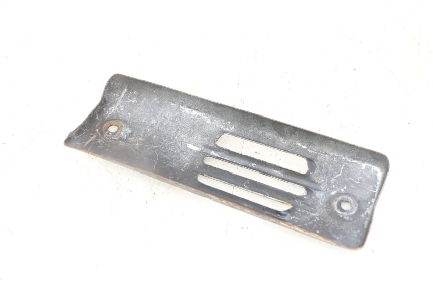 photo de TAMPA DO ESCAPE MBK BOOSTER SPIRIT NAKED 50 (2004 - 2017) - Detalhe da peça