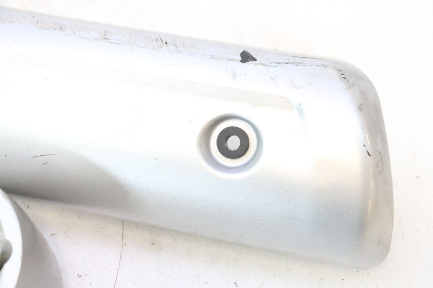 photo de TAMPA DO ESCAPE SUZUKI BURGMAN 125 (2007 - 2014) - Vista de perto