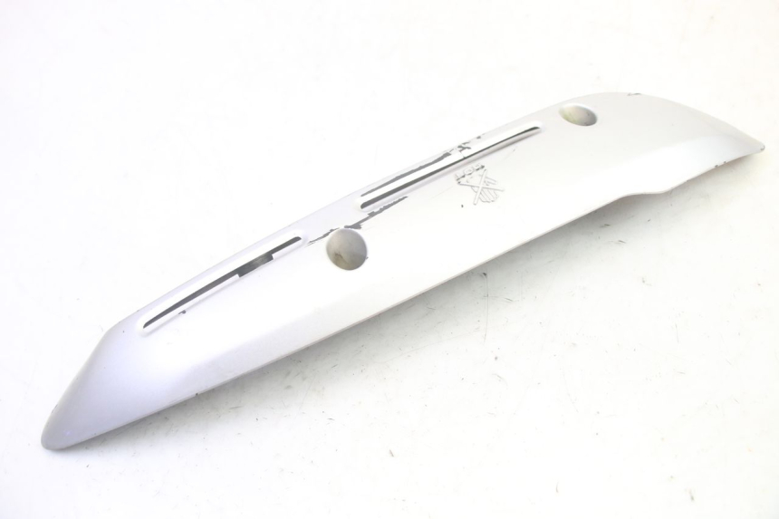 photo de TAMPA DO ESCAPE SYM GTS EVO 125 (2009 - 2013) - Pontos de fixação