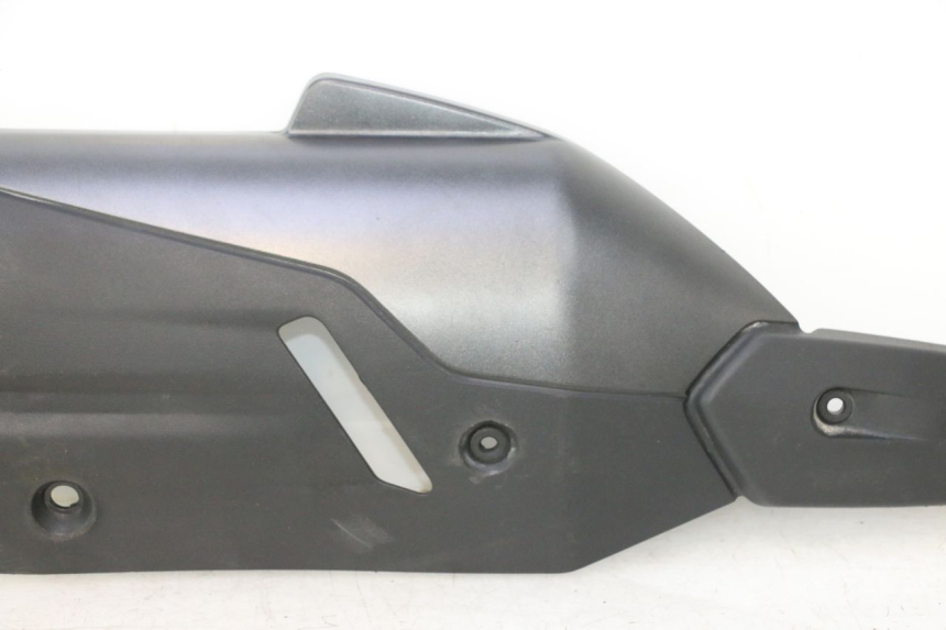 photo de TAMPA DE ESCAPE PIAGGIO MP3 HPE 530 (2022 - 2026) - Detalhes característicos