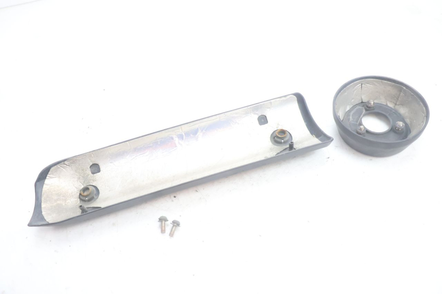 photo de TAMPA DO ESCAPE YAMAHA X-MAX XMAX 125 (2010 - 2013) - Pontos de fixação