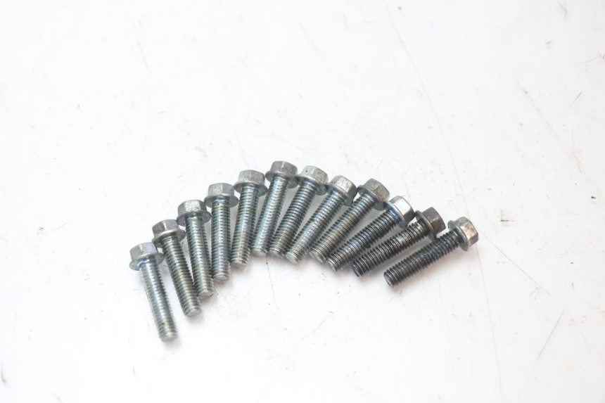 photo de CARCAÇA DE EMBREAGEM KAWASAKI ER-6 ER6 N 650 (2005 - 2009) - Estado da superfície