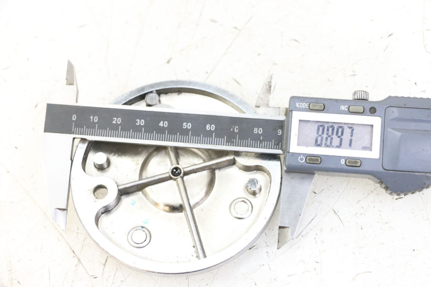 photo de TAMPA DE EMBREAGEM LONCIN DIRT BIKE 125 - Detalhe da peça