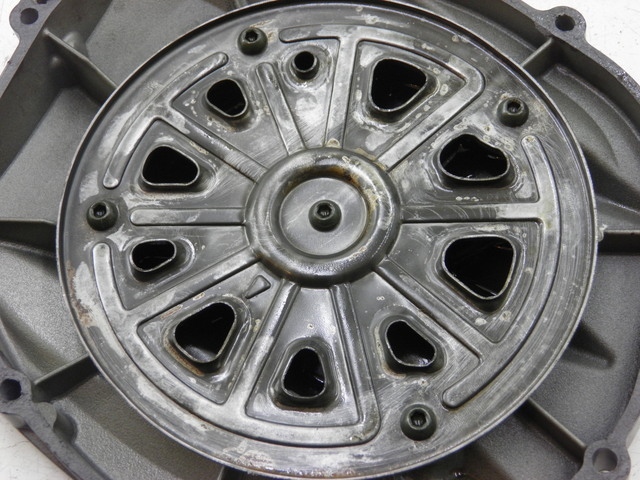photo de TAMPA DE EMBREAGEM YAMAHA FJR 1300 (2004 - 2005) - Zoom do estado de desgaste