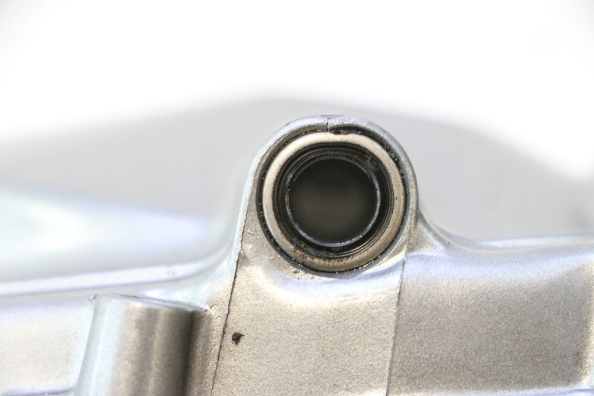 photo de CARCAÇA DE EMBREAGEM KAWASAKI ZZR 600 (1995 - 2004) - Detalhes característicos