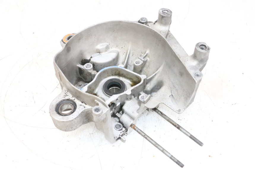 photo de TAMPA DO MOTOR DIREITA MBK BOOSTER SPIRIT NAKED 50 (2004 - 2017) - Vista de perto