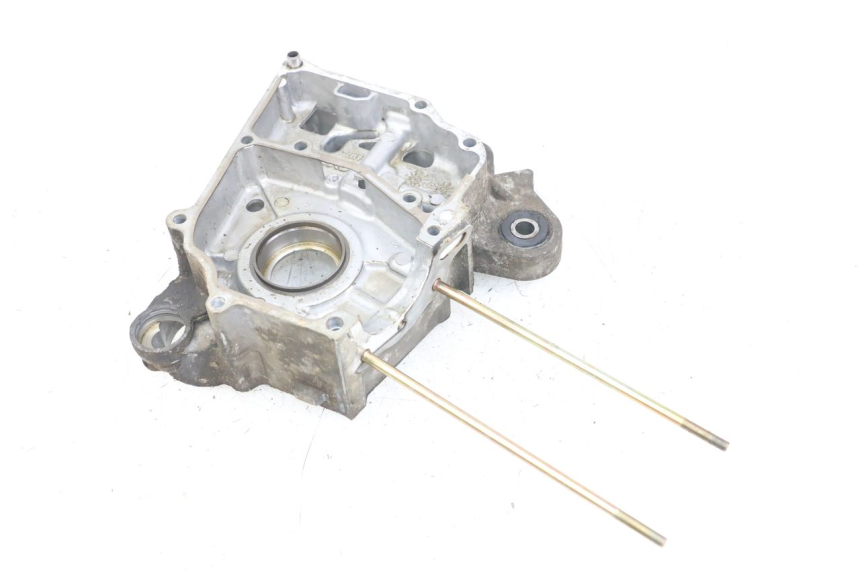 photo de TAMPA DO MOTOR DIREITA SYM FIDDLE 2 50 (2008 - 2013) - Ampliação técnica
