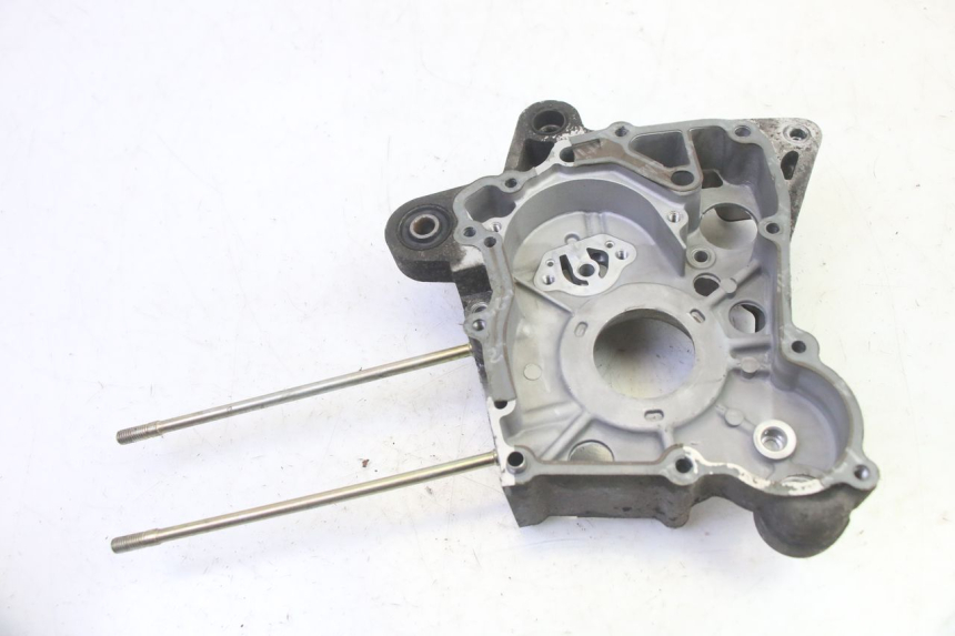 photo de TAMPA DO MOTOR DIREITA SYM FIDDLE 3 III 125 (2014 - 2020) - Zoom do estado de desgaste