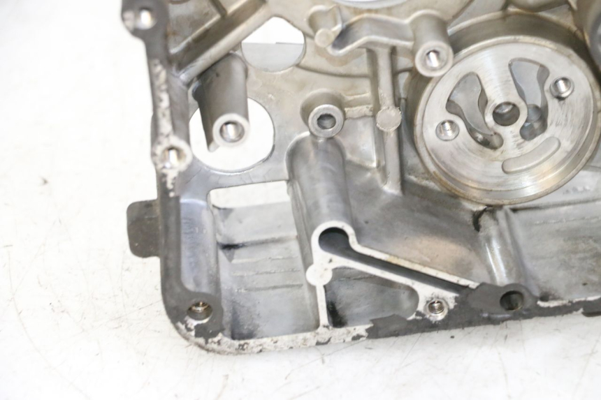 photo de TAMPA DO MOTOR DIREITA KYMCO GRAND DINK 125 (2008 - 2014) - Pontos de fixação