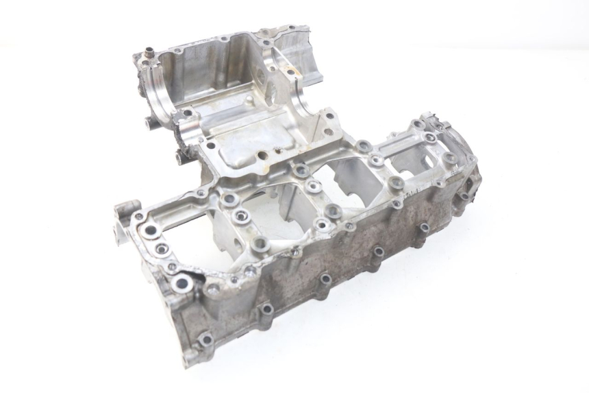 photo de TAMPA DO MOTOR DIREITA SUZUKI GSX-R GSXR 600 (2001 - 2003) - Zoom do estado de desgaste
