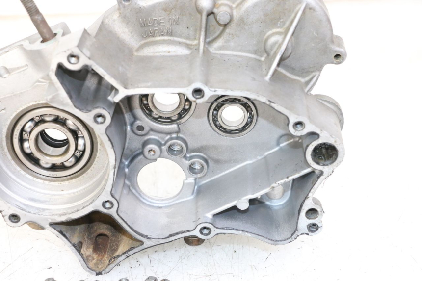 photo de TAMPA DO MOTOR DIREITA KAWASAKI KX 65 (2000 - 2019) - Detalhes característicos