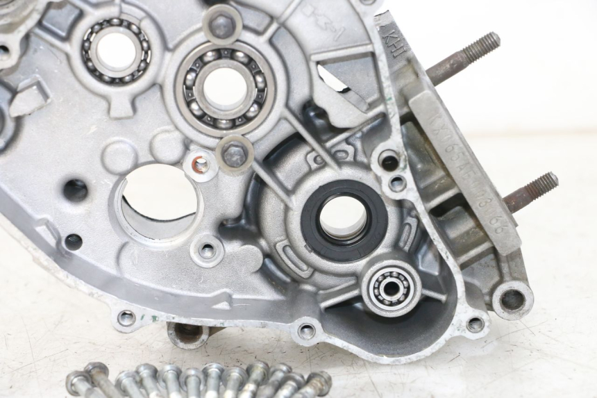 photo de TAMPA DO MOTOR DIREITA KAWASAKI KX 65 (2000 - 2019) - Pontos de fixação