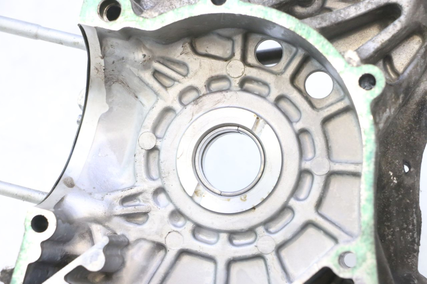 photo de CARCAÇA DO MOTOR DIREITA PIAGGIO LIBERTY IGET S 125 (2016 - 2020) - Detalhes característicos