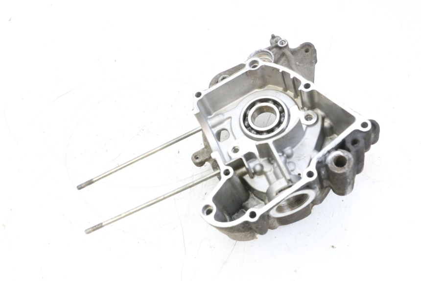 photo de TAMPA DO MOTOR DIREITA YAMAHA NEOS NEO'S 4T 50 (2008 - 2016) - Zoom do estado de desgaste