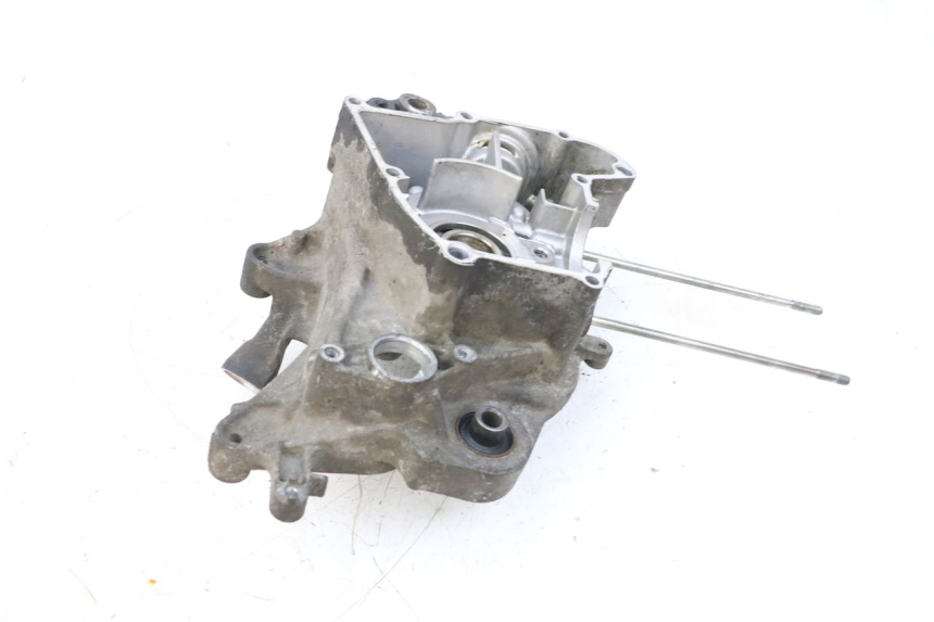 photo de TAMPA DO MOTOR DIREITA YAMAHA NEOS NEO'S 4T 50 (2008 - 2016) - Outro ângulo de visão
