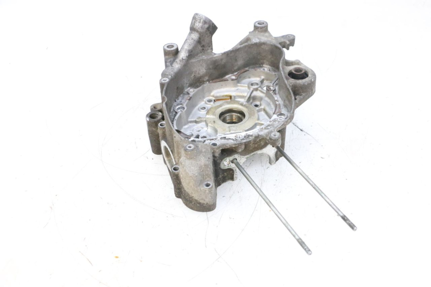 photo de TAMPA DO MOTOR DIREITA YAMAHA NEOS NEO'S 4T 50 (2008 - 2016) - Pontos de fixação