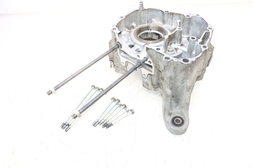 photo de TAMPA DO MOTOR DIREITA HONDA PCX (JF57/JF64) 125 (2014 - 2018) - Outro ângulo de visão
