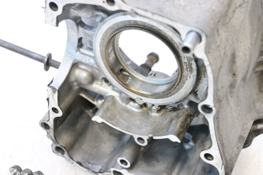 photo de TAMPA DO MOTOR DIREITA HONDA PCX (JF57/JF64) 125 (2014 - 2018) - Pontos de fixação