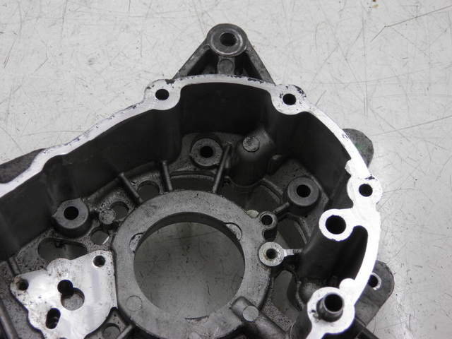 photo de TAMPA DO MOTOR DIREITA PEUGEOT SATELIS 125 (2010 - 2012) - Detalhe da peça