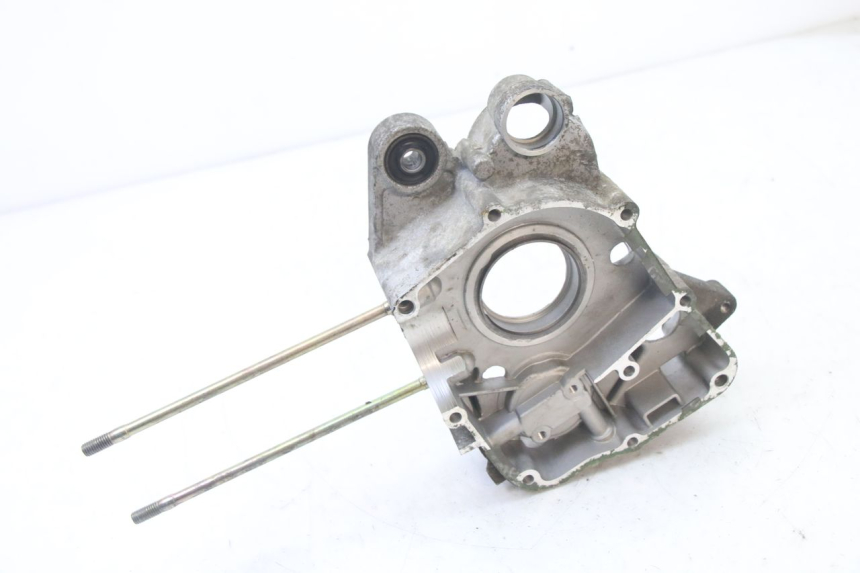 photo de TAMPA DO MOTOR DIREITA PEUGEOT VIVACITY 125 (2010 - 2017) - Pontos de fixação