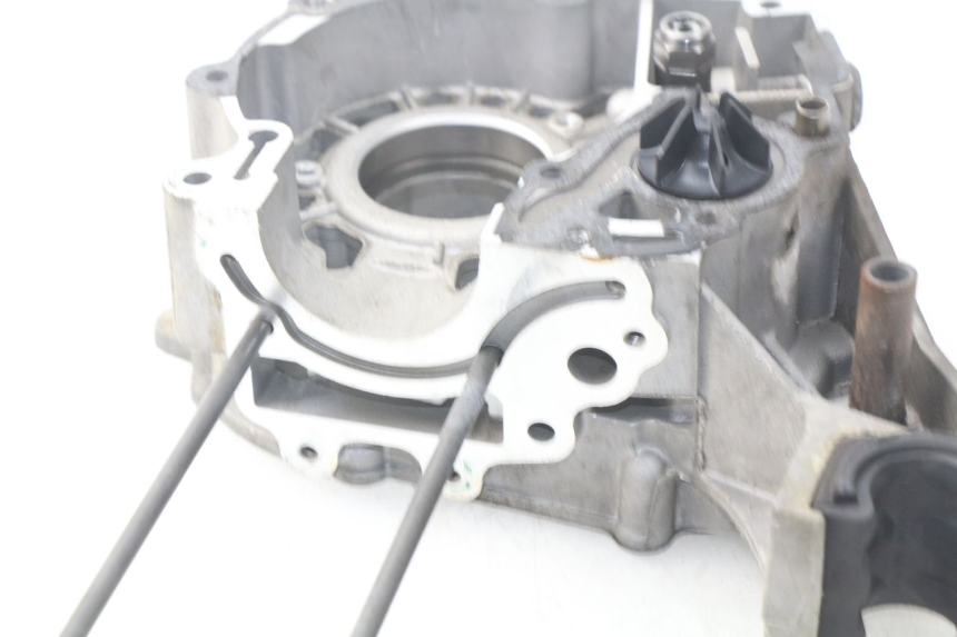 photo de TAMPA DO MOTOR DIREITA PEUGEOT SATELIS 125 (2013 - 2018) - Ampliação técnica