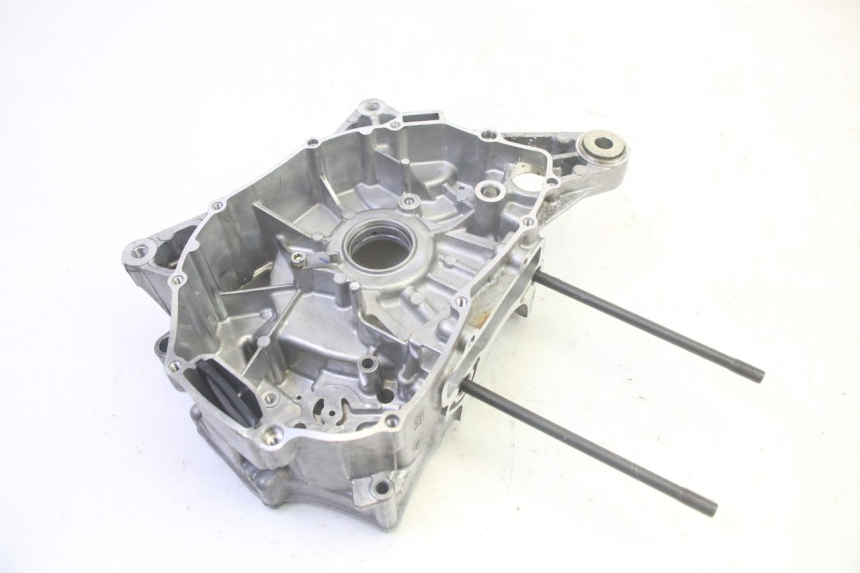 photo de TAMPA DO MOTOR DIREITA YAMAHA TRICITY 300 (2020 - 2024) - Detalhe da peça