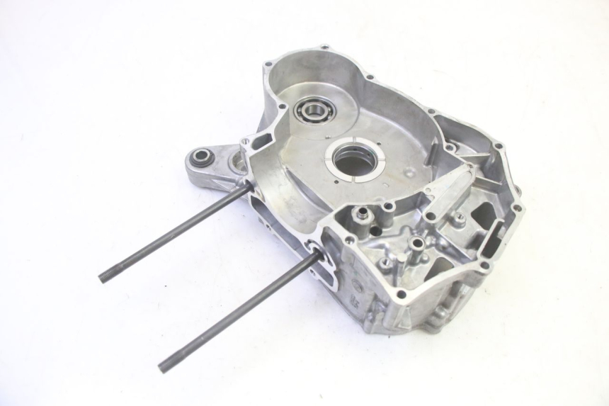 photo de TAMPA DO MOTOR DIREITA YAMAHA TRICITY 300 (2020 - 2024) - Outro ângulo de visão