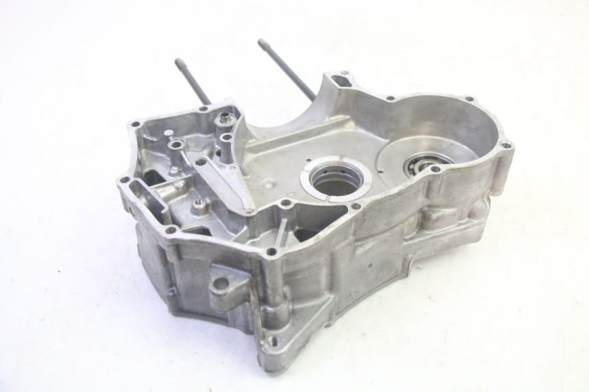 photo de TAMPA DO MOTOR DIREITA YAMAHA TRICITY 300 (2020 - 2024) - Pontos de fixação