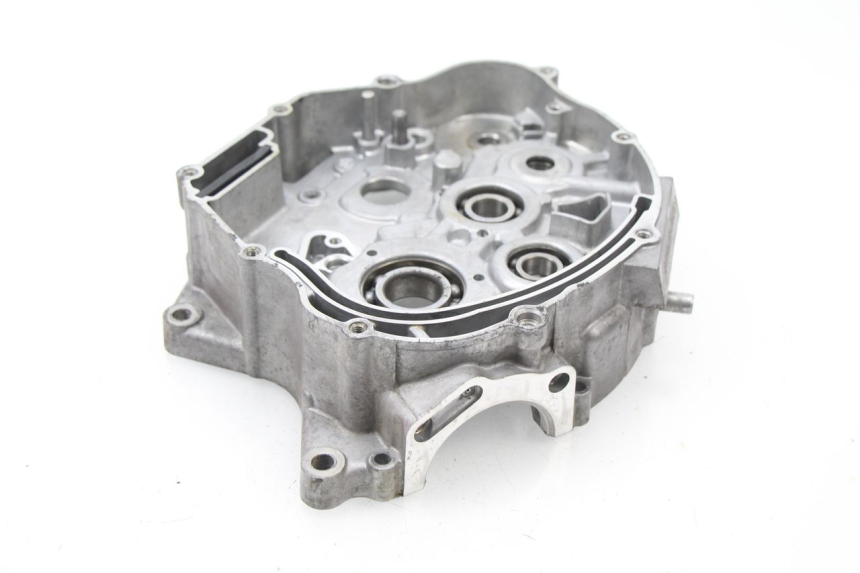 photo de TAMPA DO MOTOR DIREITA YAMAHA TTR 125 (2000 - 2020) - Detalhe da peça