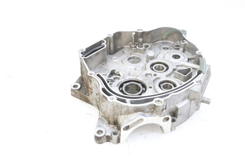 photo de TAMPA DO MOTOR DIREITA YAMAHA TTR 125 (2000 - 2020) - Detalhe da peça