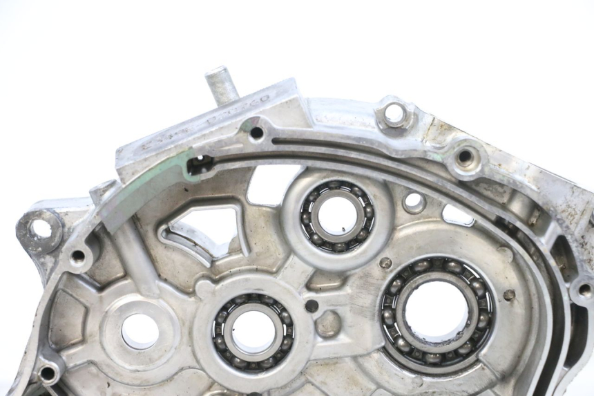 photo de TAMPA DO MOTOR DIREITA YAMAHA TTR 125 (2000 - 2020) - Detalhes característicos