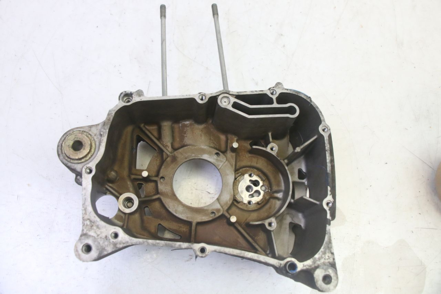 photo de TAMPA DO MOTOR DIREITA YAMAHA XMAX X-MAX 125 (2006 - 2009) - Pontos de fixação