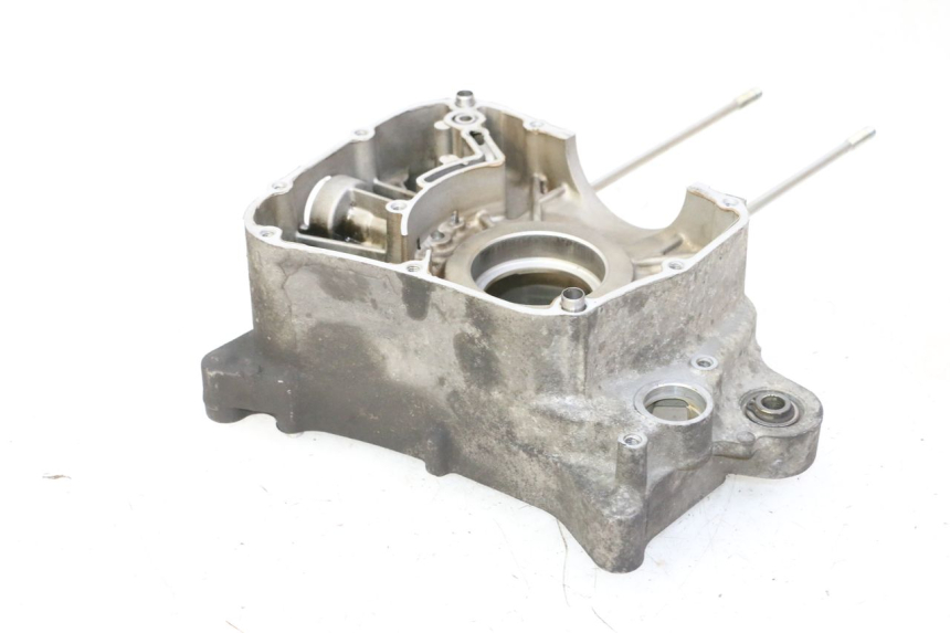photo de TAMPA DO MOTOR DIREITA YAMAHA X-MAX XMAX 125 (2010 - 2013) - Detalhe da peça