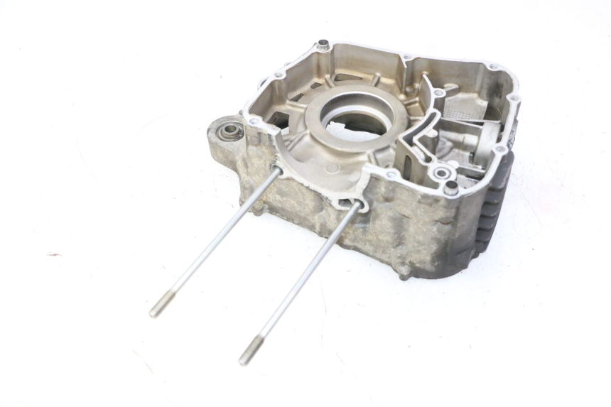 photo de TAMPA DO MOTOR DIREITA YAMAHA X-MAX XMAX 125 (2010 - 2013) - Zoom do estado de desgaste