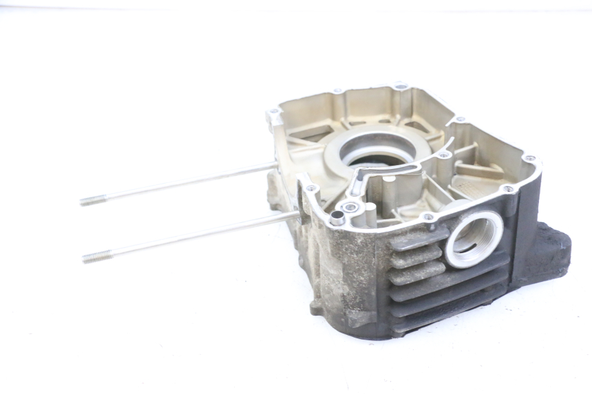 photo de TAMPA DO MOTOR DIREITA YAMAHA X-MAX XMAX 125 (2010 - 2013) - Vista geral