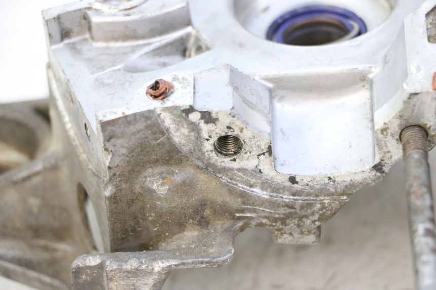 photo de TAMPA DO MOTOR DIREITA YAMAHA AEROX 50 (1997 - 2006) - Ampliação técnica