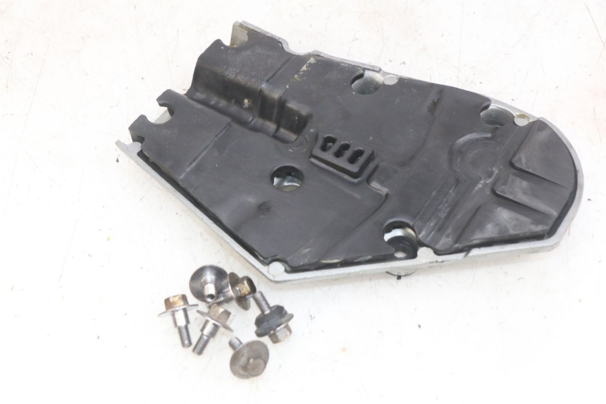 photo de TAMPA DO MOTOR DIREITA KAWASAKI ZX-6R ZX6R 600 (1995 - 1997) - Outro ângulo de visão