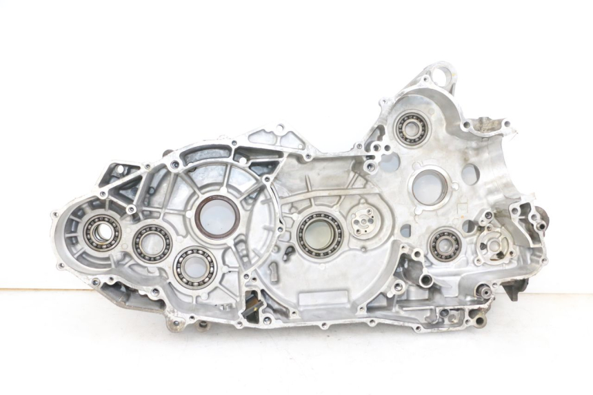 photo de TAMPA DO MOTOR ESQUERDA SUZUKI BURGMAN 650 (2013 - 2020) - Estrutura - ampliação