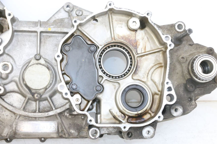 photo de TAMPA DO MOTOR ESQUERDA SUZUKI BURGMAN 650 (2013 - 2020) - Zoom de qualidade