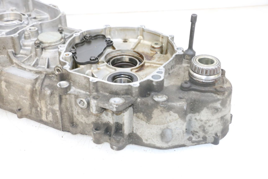photo de TAMPA DO MOTOR ESQUERDA SUZUKI BURGMAN 650 (2013 - 2020) - Vista geral